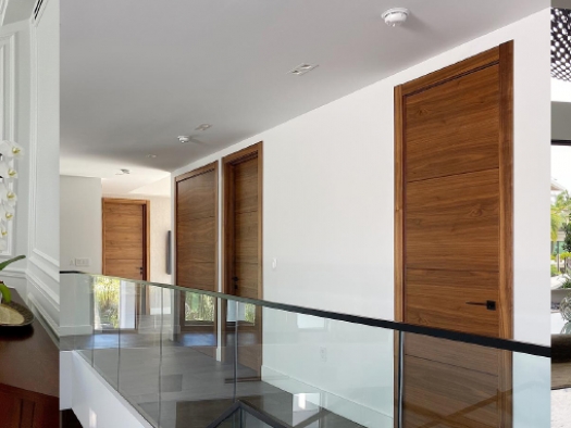 Choosing the Right Finish for Interior Doors: From Classic to Contemporary Styles