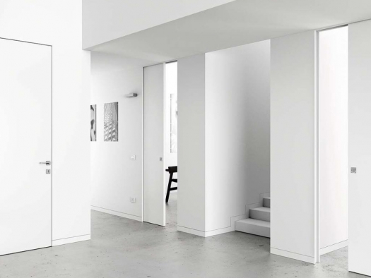 Interior doors with concealed mounting system: advantages and installation features