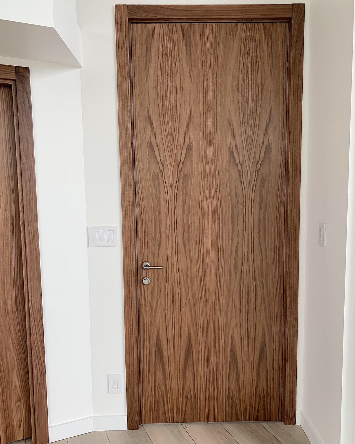 Image Unica Interior Door American Walnut 3