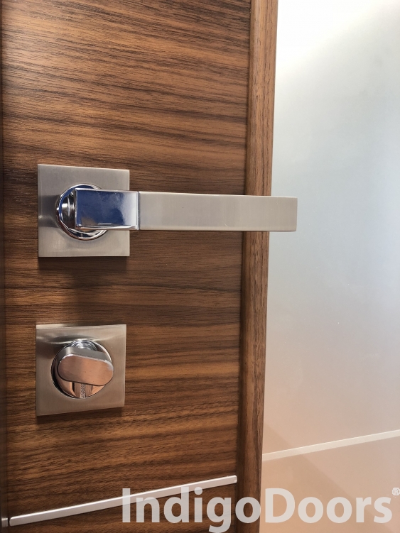 Image Versa Vetro Interior Door American Walnut 3