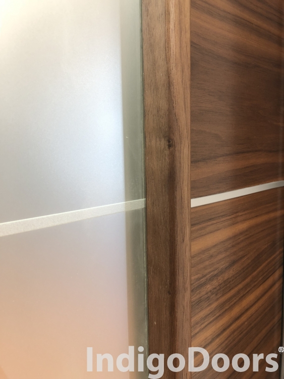 Image Versa Vetro Interior Door American Walnut 4
