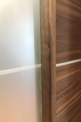 Image Versa Vetro Interior Door American Walnut 4